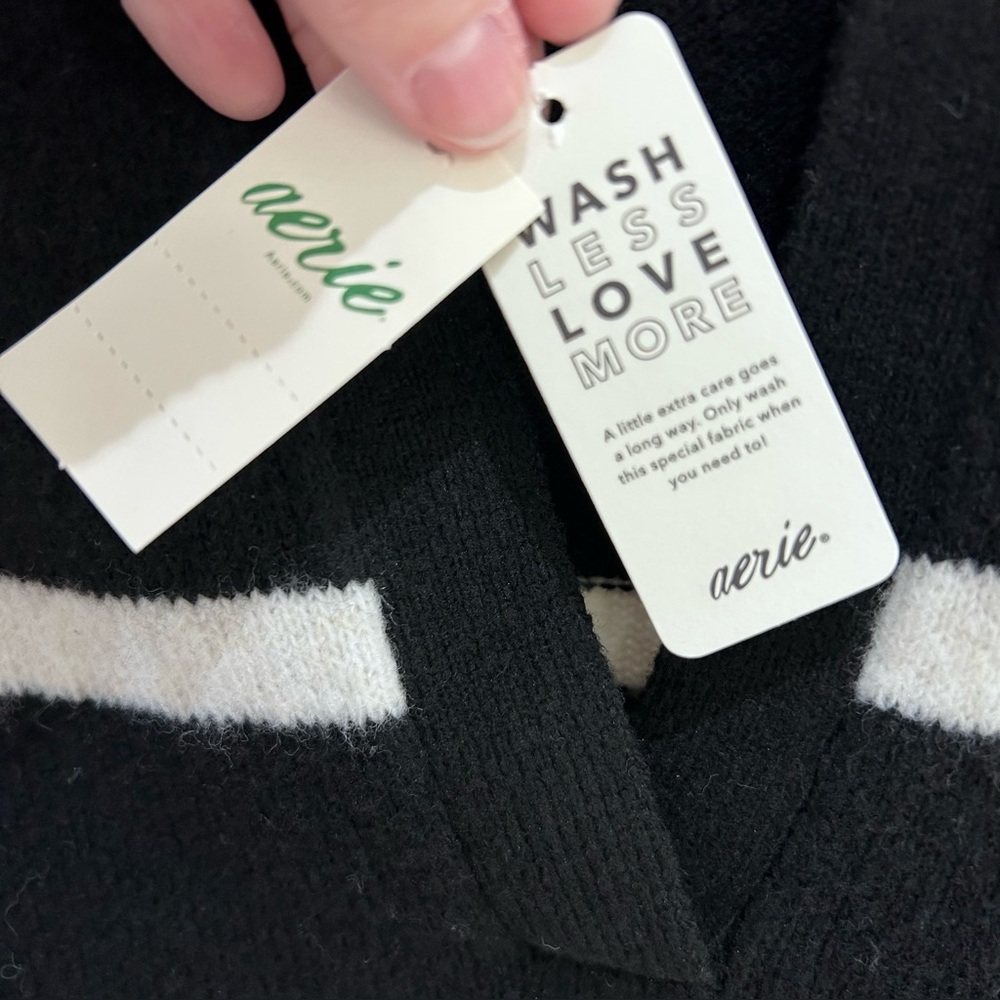 Aerie V-Neck Collar Sweater Long Sleeve Black White Stripes Women’s NWT Size M - Picture 5 of 11